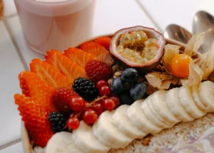 Pré-treino: o que comer, evitar e como ter mais energia nos treinos alimentação pré treino