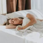 Descubra por que você acorda cansado mesmo depois de dormir 8 horas. Entenda a importância da qualidade do sono e veja dicas para melhorar seu descanso.