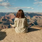 Agora que você compreende como a meditação muda o funcionamento do cérebro, fica mais fácil entender por que tantas pessoas relatam bem-estar após adotar essa prática. Mais do que relaxar, meditar é treinar o cérebro para viver melhor.