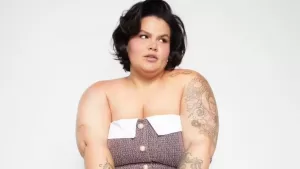 thais carla desmaia durante almoço e é hospitalizada