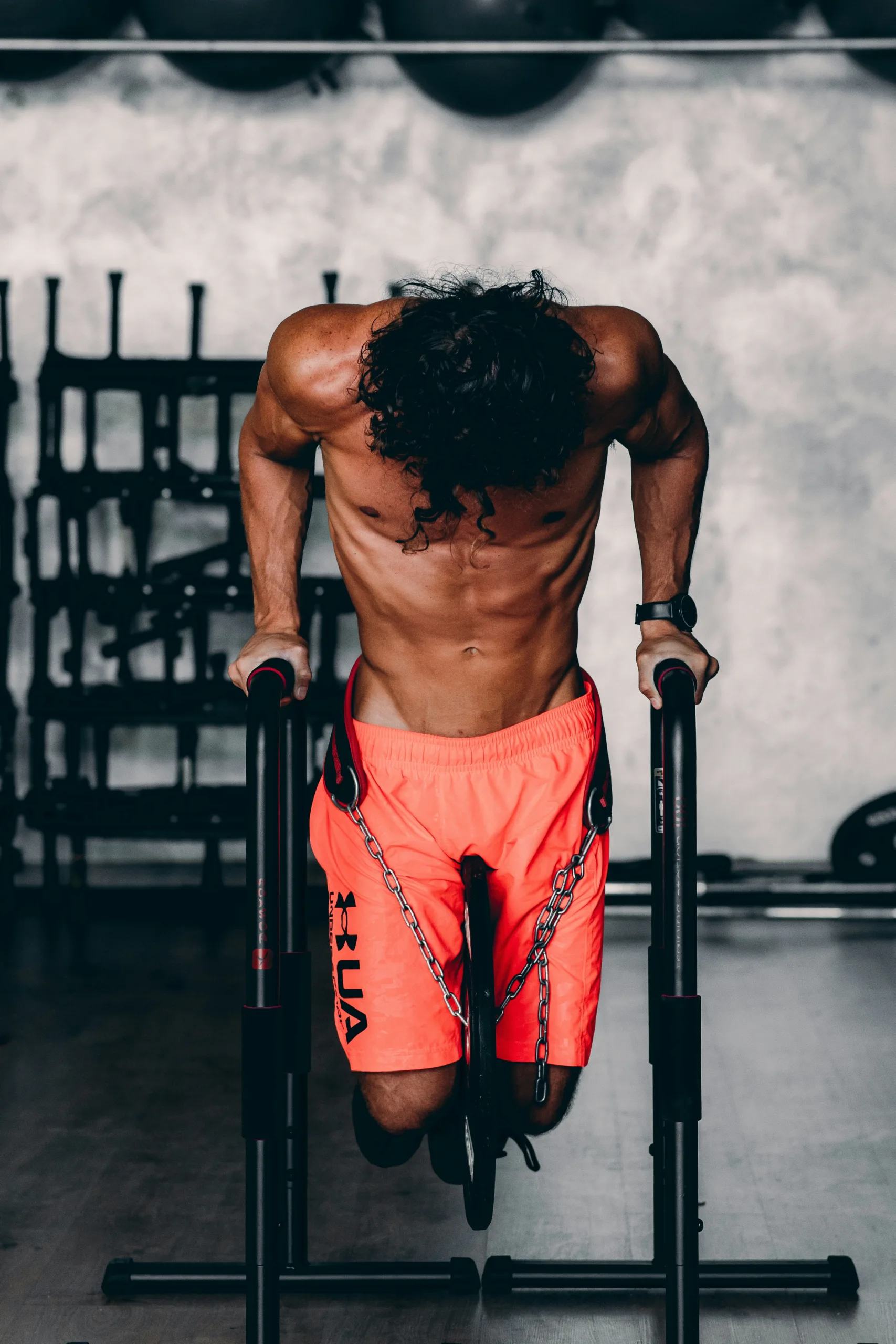 street lifting exercicio de calistenia com peso extra anilhas